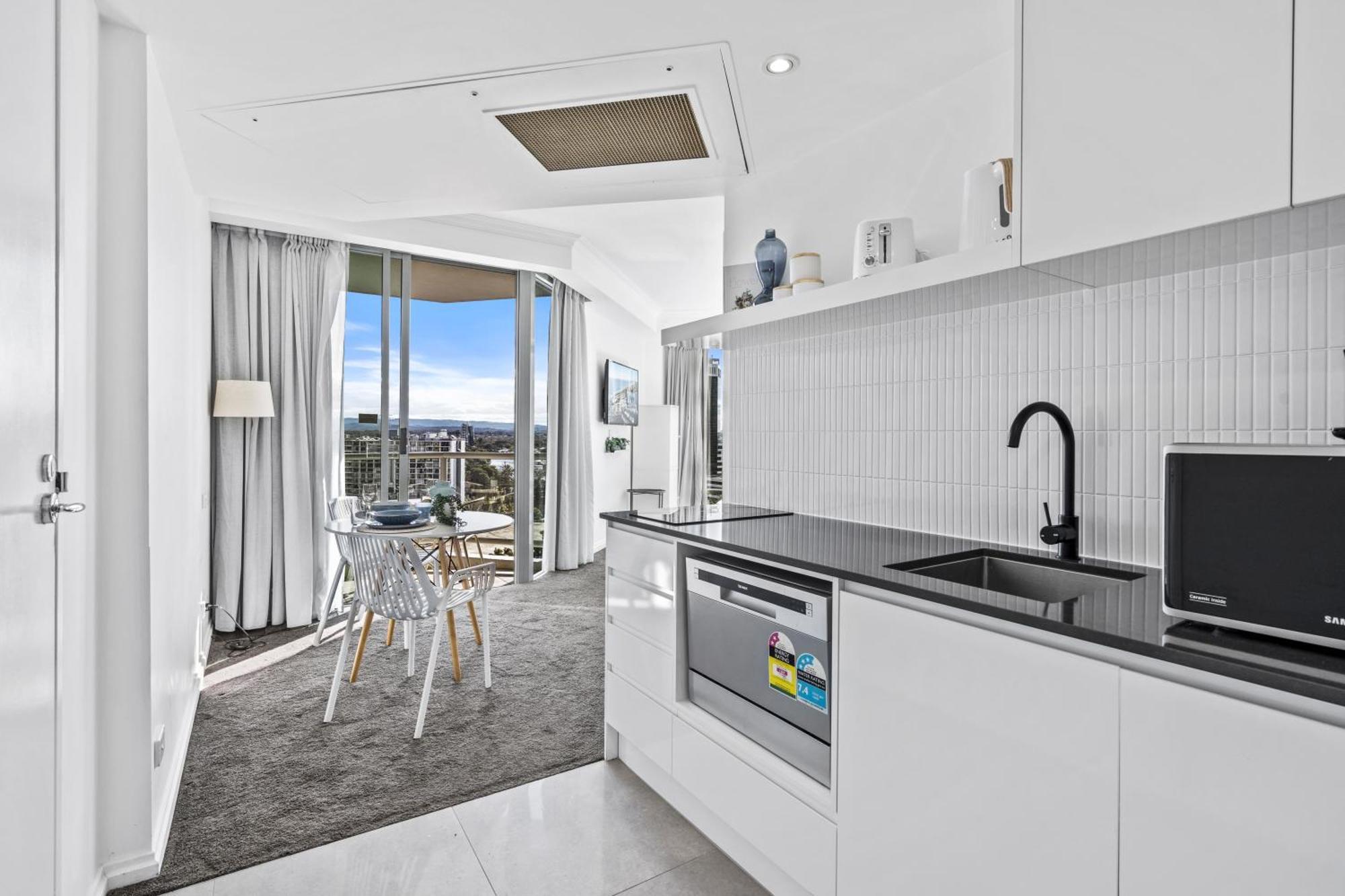 Legends Apartments - Qstay Gold Coast Exterior foto